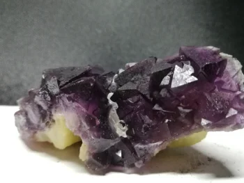 163.6 gNatural violetinė fluorito mineralinių pavyzdys, kvarco kristalo, baldai ornamentu