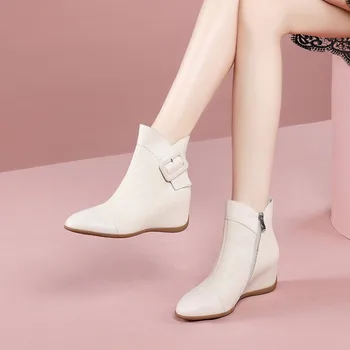 MLJUESE 2021 moterų batai Karvės odos žiemos trumpas pliušinis smėlio spalvos sagtis dirželis, suapvalinti tne pleištai kulniukai moterų batai