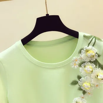 Moteris Vasarą T-shirt Naujų korėjos Stiliaus Rankinių Siuvinėjimo trimatis Mažos Geltonos Gėlės Papuošti trumpomis Rankovėmis Marškinėlius Viršūnės